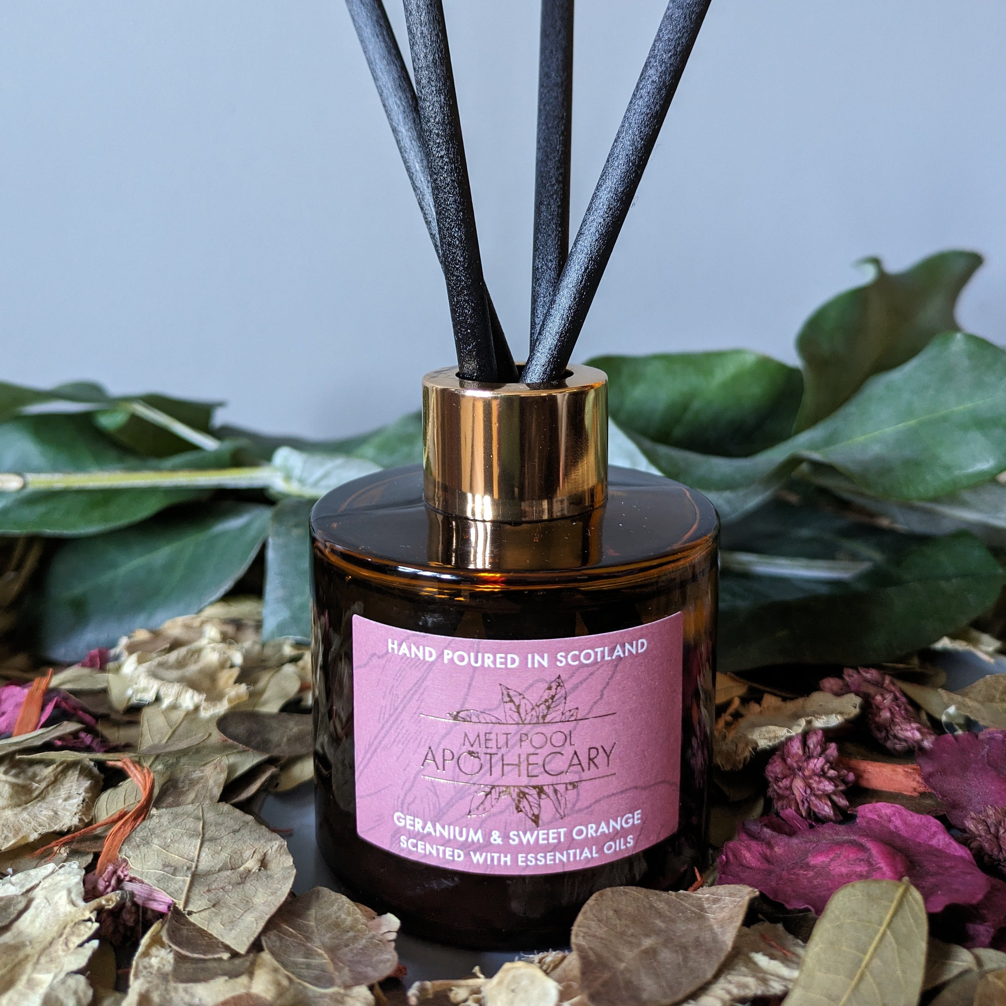 New Arrival From Stoneglow Nature's Gift - Apple & Pear Blossom - Scented Reed Diffuser 180ml. A Wonderful Floral Accord Opening With Delicate Bergamot, Mandarin And Grapefruit Top Notes, Balanced